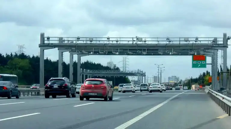 Otoyol Ücreti Ödenmeyen Yabancı Plakalı Araçlar Sınırdan Geçemeyecek Otoyol Ücreti Ödenmeyen Yabancı Plakalı Araçlar Sınırdan Geçemeyecek